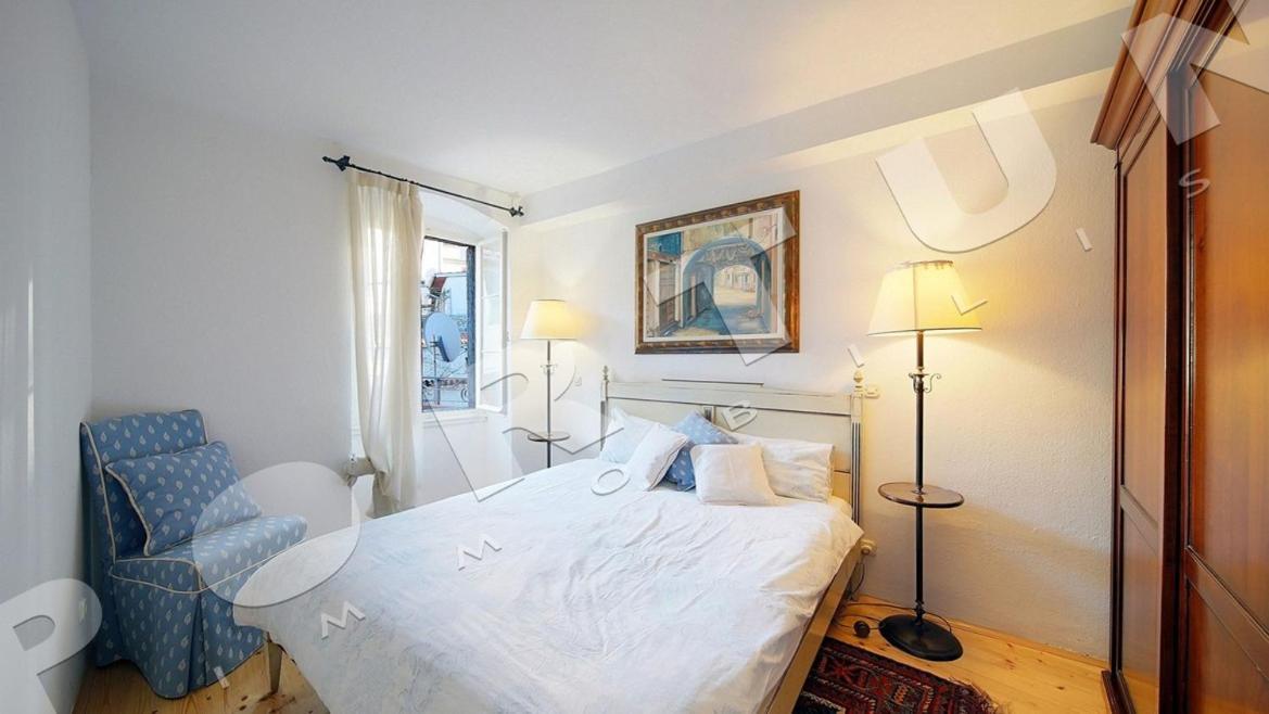 Augusta Ferri Apartment